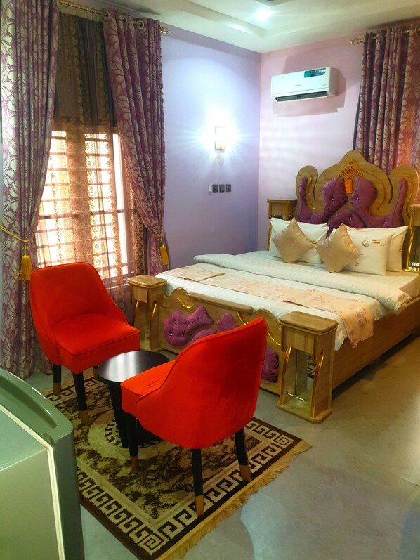 Basic Room | In-room safe, desk, laptop workspace, free WiFi - Bly & Schol Apartments (Abuja)