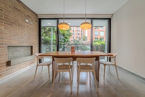 Apartment, 3 Bedrooms (201) | Dining room