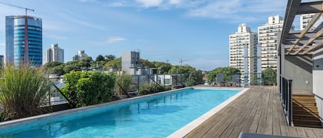 Piscina a l'aire lliure i piscina climatitzada