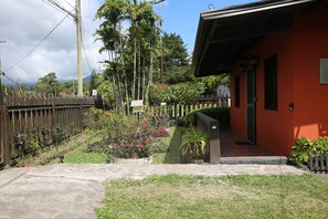 Property grounds - Cozy Home Volcan, family residence in Volcan, ideally located. (Volcán)