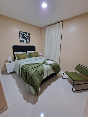 2 bedrooms, iron/ironing board, free WiFi, bed sheets