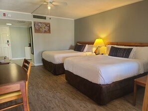 Desk, iron/ironing board, free WiFi - Tilton Lodge Inn and Suites  (Tilton)
