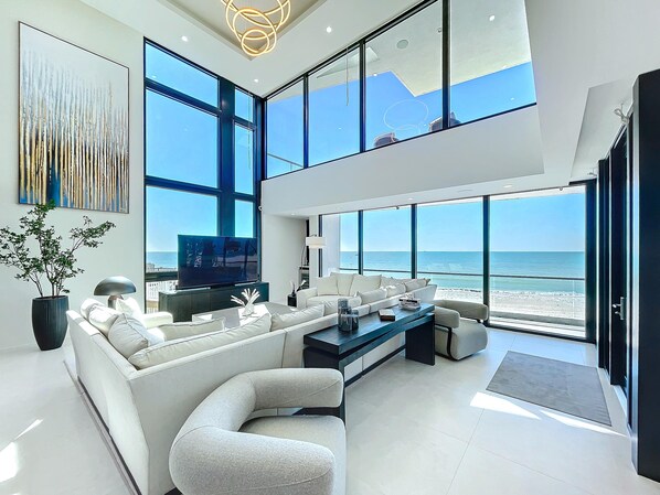 Smart TV, table tennis