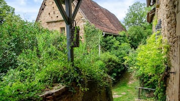 Enceinte de lâhĂ©bergement