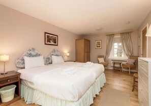 3 makuuhuonetta, silitysrauta/-lauta, ilmainen Wi-Fi, vuodevaatteet