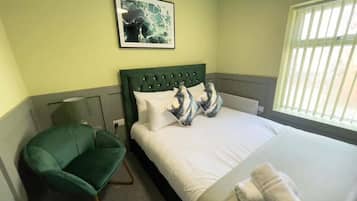 Iron/ironing board, WiFi, bed sheets