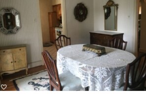 Dining - Traditional decor, off-st parking, US OPEN (Pittsburgh)