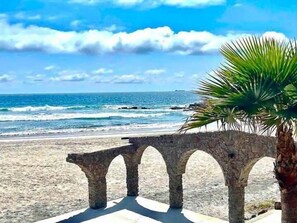 Sun-loungers - Casa M - Private Beach near Papas n Beer! 5th floor -  3 bed/2bath 1900 SQ FT! (Rosarito)