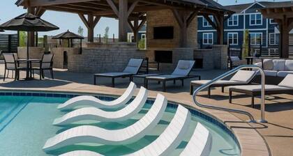 Illustrious Suite Spacious 2BR 2BA 2 King Beds WFH