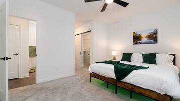 1 bedroom, desk, iron/ironing board, WiFi