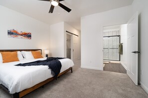 2 bedrooms, desk, iron/ironing board, free WiFi