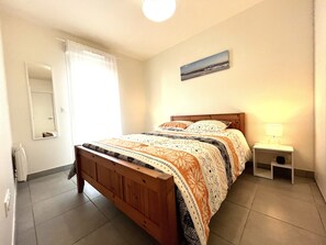 1 Schlafzimmer, Bügeleisen/Bügelbrett