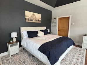 5 bedrooms, desk, iron/ironing board, free WiFi