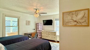 4 bedrooms, desk, iron/ironing board, free WiFi