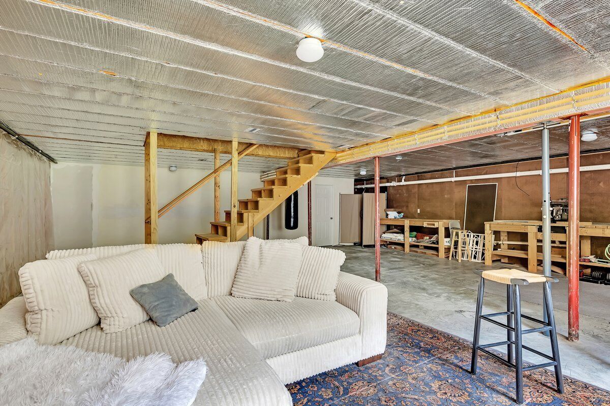 Smart-TV, peis og bøker