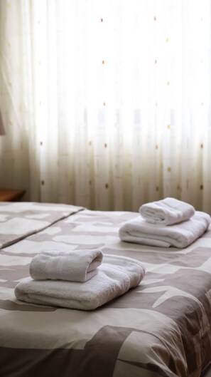1 chambre, fer et planche à repasser, Wi-Fi, draps fournis