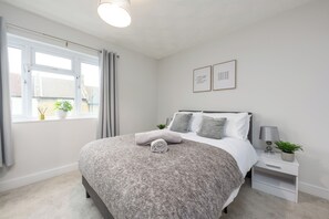 3 bedrooms, iron/ironing board, free WiFi, bed sheets - Rochester Retreat - Charming 3 Bedroom House (Rochester)