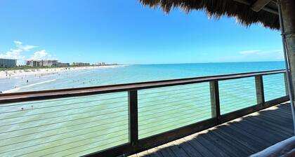 Coastal Breeze Retreat Next to the Beach- Heated Pool/Hot Tub