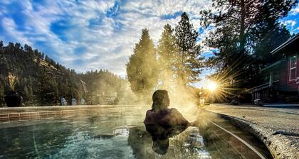 Private Hot Spring, Perfect for Couples, No Shared Spaces, 1 Hour North of Boise