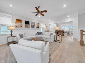 Smart TV - Golf Cart, Bikes, The Big Chill, Shuttle to Beach Seasonally, 2 Pools! (Alys Beach)