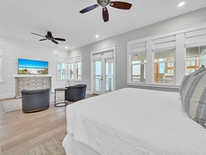 4 bedrooms, iron/ironing board, free WiFi, bed sheets - Golf Cart, Bikes, The Big Chill, Shuttle to Beach Seasonally, 2 Pools! (Alys Beach)