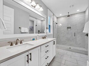 Hair dryer, towels, soap, shampoo - Golf Cart, Bikes, The Big Chill, Shuttle to Beach Seasonally, 2 Pools! (Alys Beach)