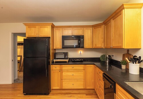 Charming 1-bedroom apartment with WiFi and AC in fabulous Santa Rosa