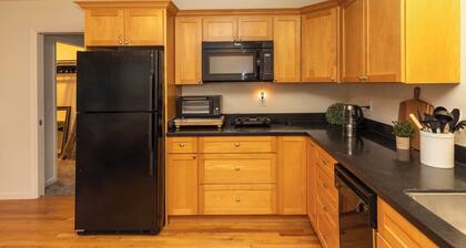 Charming 1-bedroom apartment with WiFi and AC in fabulous Santa Rosa