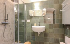 Chuveiro, secador de cabelo