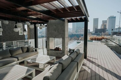 NEW Minimalist & Clean Apt in Downtown SLC