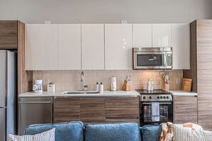 Fridge, microwave, oven, stovetop