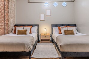 1 chambre, bureau, fer et planche à repasser, accès au Wi-Fi (inclus)