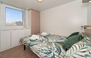 2 多间卧室、免费 WiFi、床单