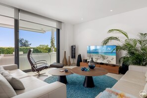 Fernseher, Stereoanlage