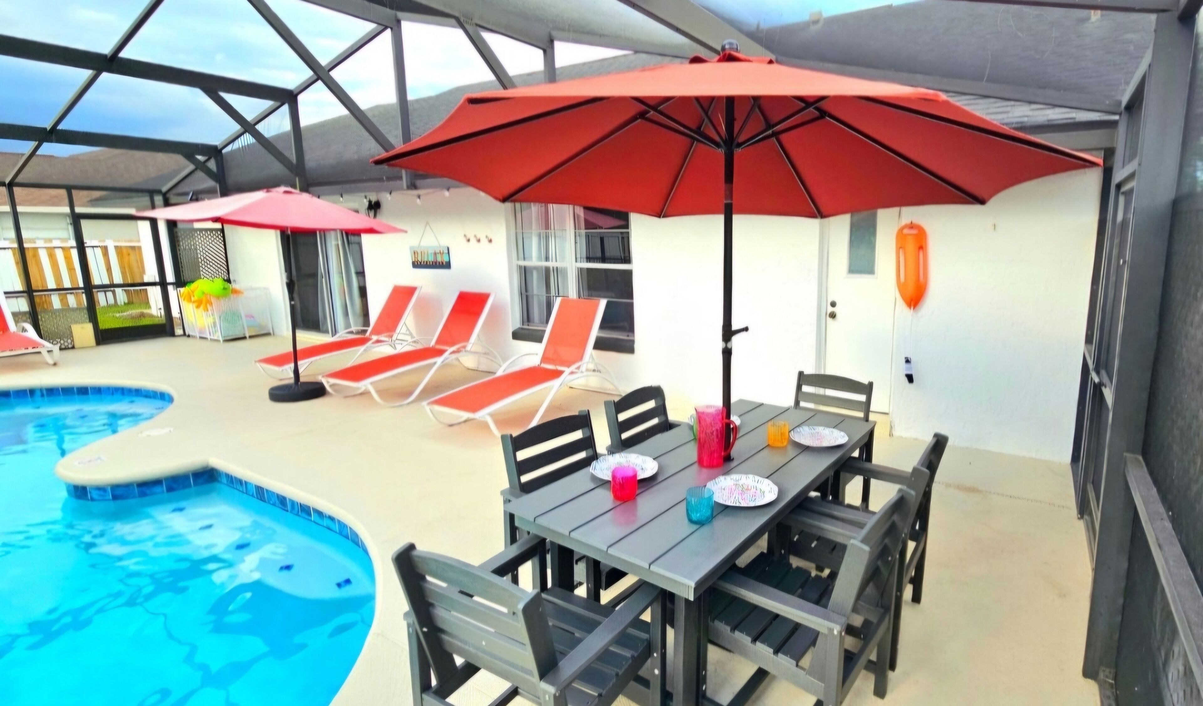 Een verwarmd zwembad