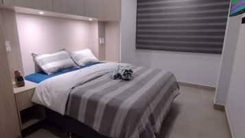 3 bedrooms, desk, iron/ironing board, travel crib