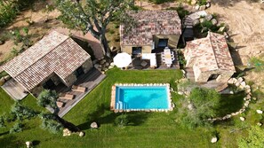 Exterior - Domaine de Gialla Bergerie I Pini, 8 pers, piscine chauffée, 10 mn plage (SAN GAVINO DI CARBINI)