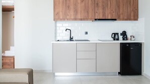 茶具/咖啡用具、冰箱、炉灶、烤面包机