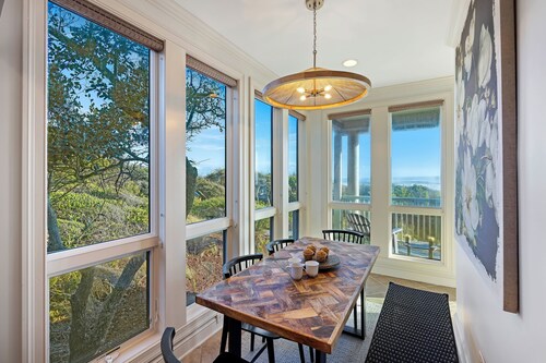 OCEANFRONT- First Floor Walk Out to Beach! Views! 3bd Mariners Watch