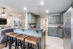 Micro-ondas, fogão, cooktop, lava-louças