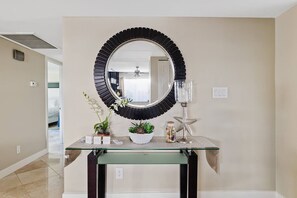 Interior - Old Town Scottsdale Oasis: Putting Green, Entertainment, Modern, Outdoor Lounge (Scottsdale)