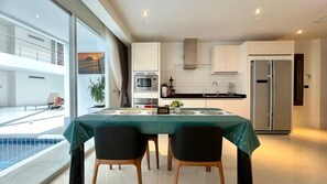 Condo, 2 habitaciones, con acceso para personas discapacitadas, balcón | Interior