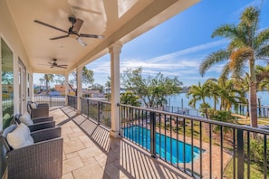 Property grounds - Moonlight Bay on 4th – Waterfront Views, Game Room, Multi-Level Decks & Resort-Style Pool (Redington Beach)