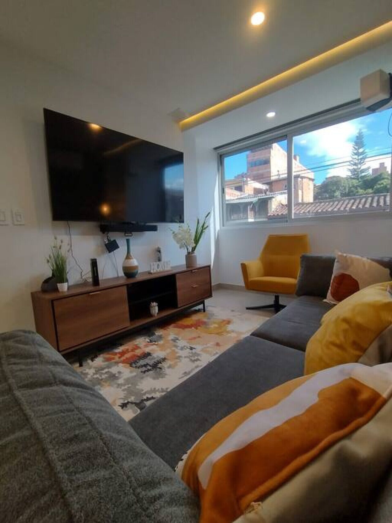 Smart-tv och en stereo