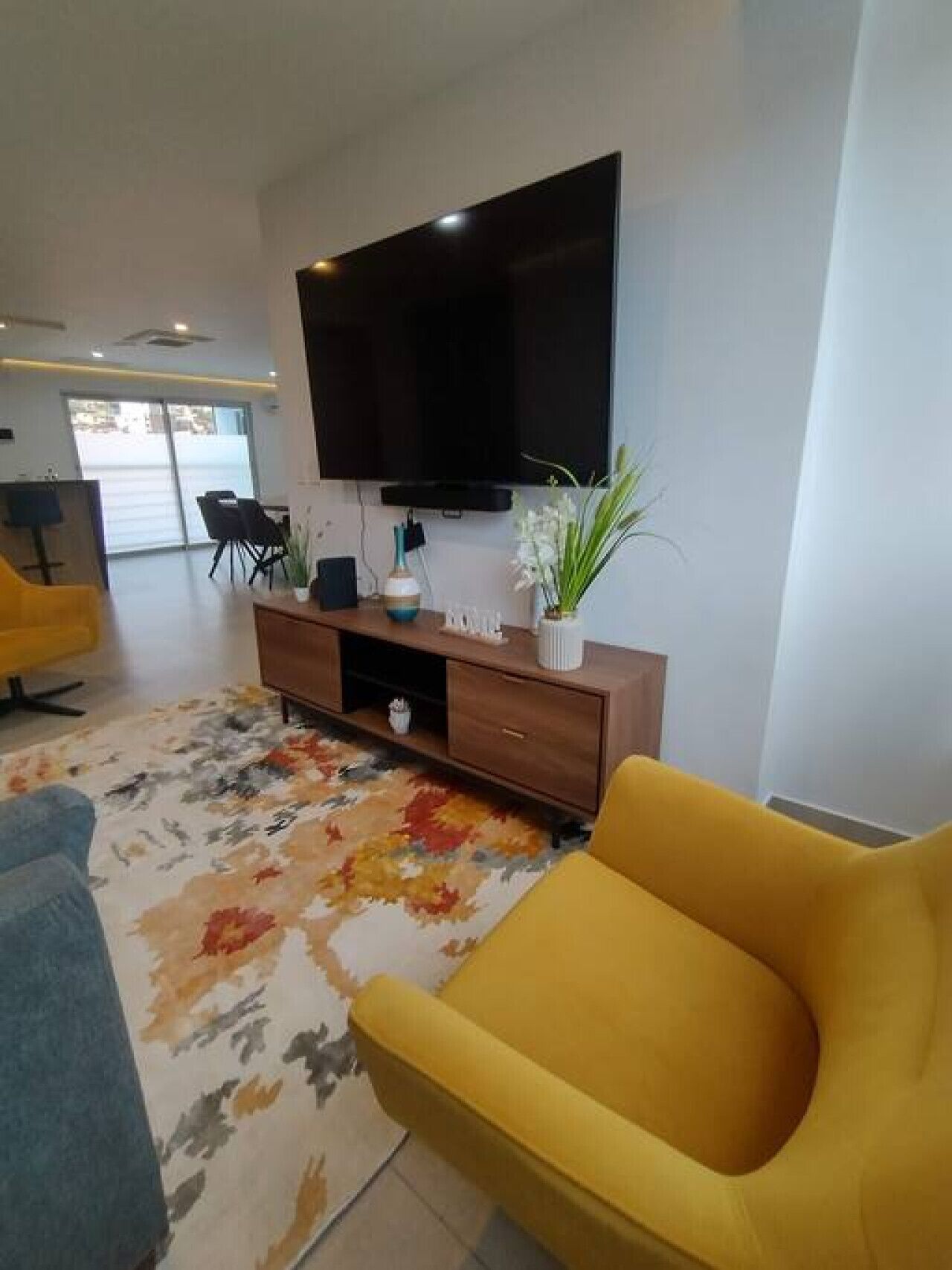 Smart-TV og stereoanlegg