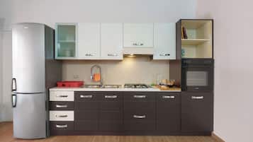 KĂŒhlschrank, Mikrowelle, Ofen, Herdplatte
