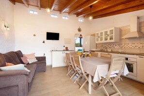 Interior - 'La Vega Rural' with Private Pool, Private Terrace and Wi-Fi (Garachico)