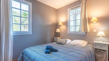 3 slaapkamers, een strijkplank/strijkijzer, gratis wifi