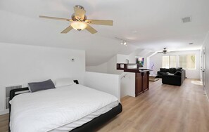 5 habitaciones, tabla de planchar con plancha, wifi y ropa de cama 