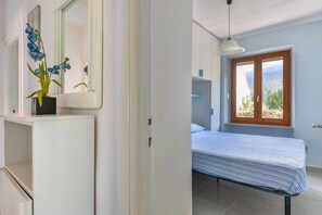 2 bedrooms, iron/ironing board, free WiFi